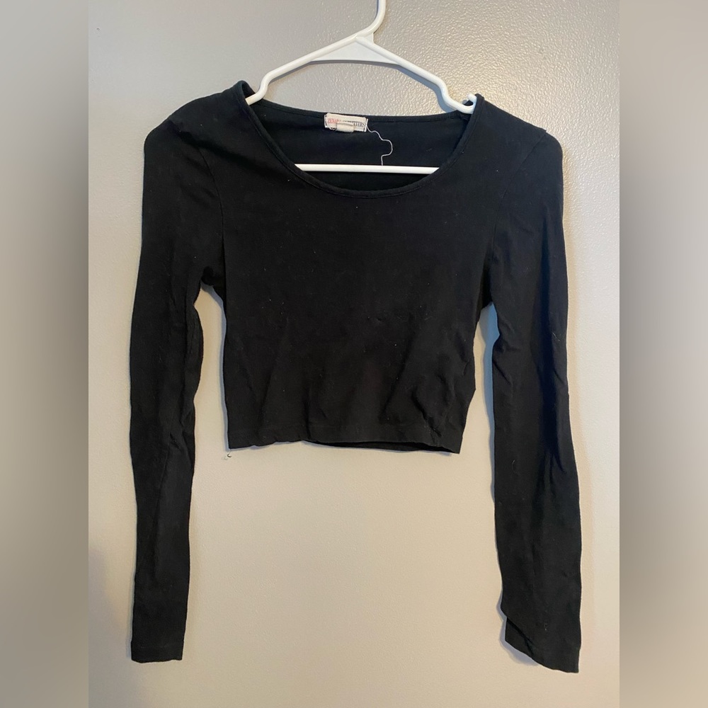 Size small black long sleeve crop top